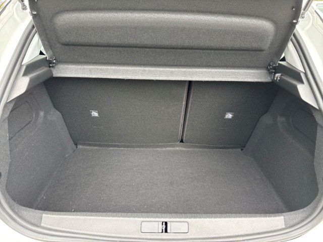 Fahrzeugabbildung Opel Corsa F 1.2 Turbo Sitzheizung Allwetter TECH Paket Apple CarPlay Android Auto
