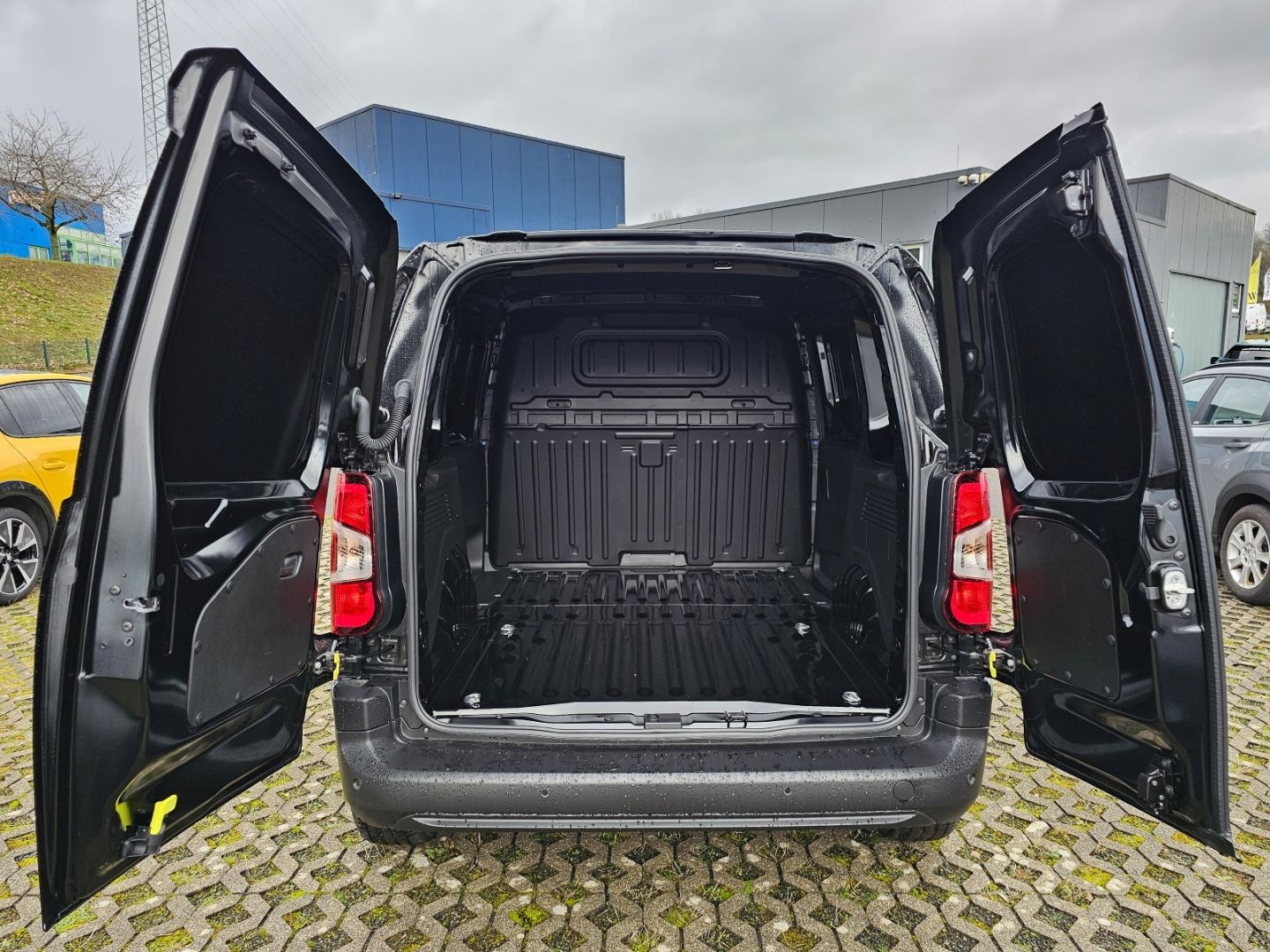 Fahrzeugabbildung Opel Combo E Cargo Electric Edition DAB Rückfahrkam.