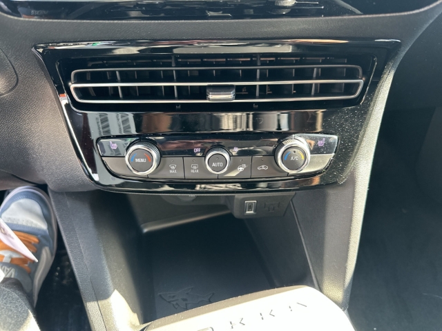 Fahrzeugabbildung Opel Mokka Edition Digitales Cockpit LED Apple CarPlay Android Auto Musikstreaming DAB