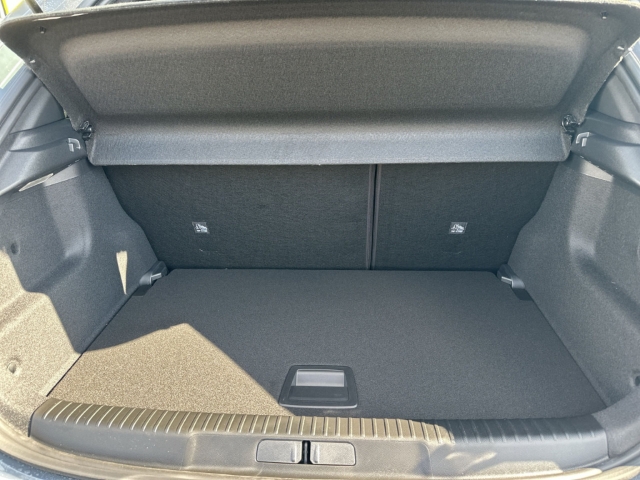 Fahrzeugabbildung Opel Mokka Edition Digitales Cockpit LED Apple CarPlay Android Auto Musikstreaming DAB