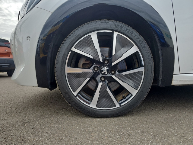 Fahrzeugabbildung Peugeot e-208 GT Pack Elektro Panorama Navi LED ACC Apple CarPlay Android Auto Klimaautom