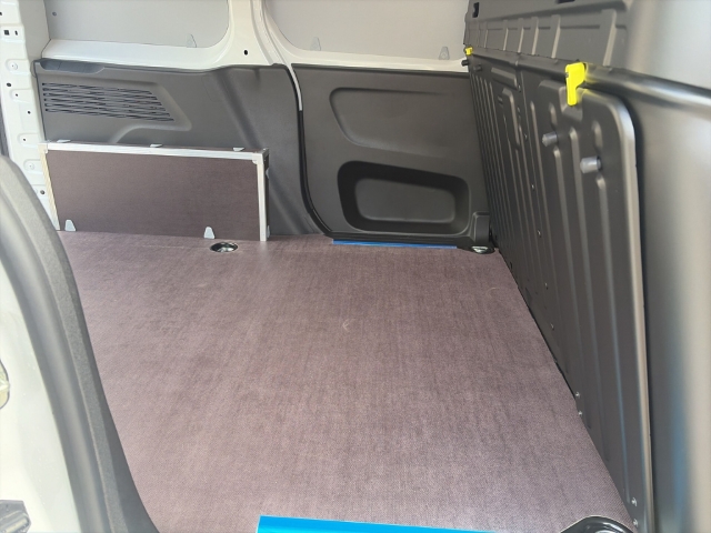 Fahrzeugabbildung Opel Combo Cargo M, AHK-Vorrüstung, Holzboden, FlexCargo, Kamera - mit KI generiert/bearbeitet
