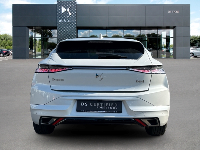 Fahrzeugabbildung DS Automobiles DS4 E-Tense Trocadero HUD AD Digitales Cockpit LED Mehrzonenklima DAB Ambientebeleuchtung
