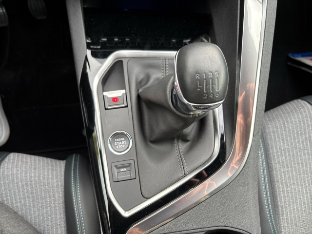 Fahrzeugabbildung Peugeot 3008 Allure Pack Navi Digitales Cockpit 360 Kamera LED El. Heckklappe 2-Zonen-Klimaautom