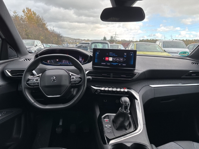 Fahrzeugabbildung Peugeot 3008 Allure Pack Navi Digitales Cockpit 360 Kamera LED El. Heckklappe 2-Zonen-Klimaautom