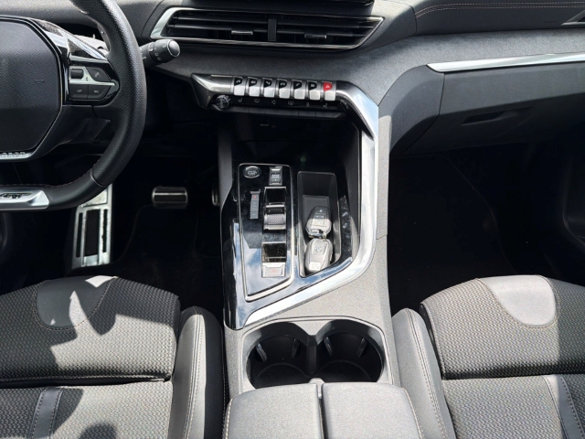 Fahrzeugabbildung Peugeot 3008 GT Navi Digitales Cockpit LED ACC El. Heckklappe 2-Zonen-Klimaautom Fahrerprofil