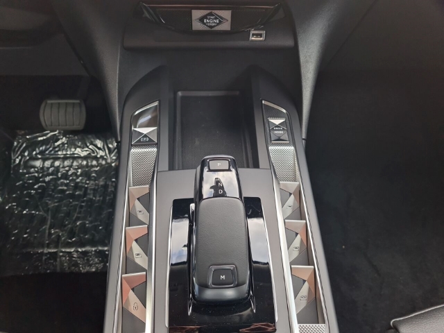 Fahrzeugabbildung DS Automobiles DS3 Crossback DS 3 Rivoli 1.2 PureTech 130 EU6d