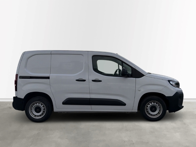 Fahrzeugabbildung Opel Combo Cargo L1 M Musikstreaming DAB Verkehrszeichenerk. Temp Tel.-Vorb. PDC Berganfahrass.