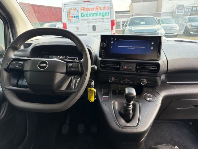 Fahrzeugabbildung Opel Combo Cargo L1 M Musikstreaming DAB Verkehrszeichenerk. Temp Tel.-Vorb. PDC Berganfahrass.