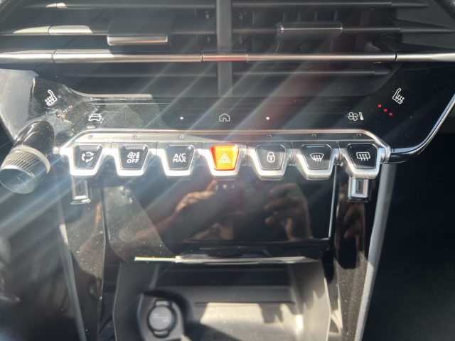 Fahrzeugabbildung Peugeot 2008 Hybrid 145 Allure Navi 360 Kamera LED ACC Apple CarPlay Android Auto Klimaautom