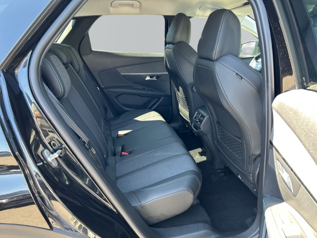 Fahrzeugabbildung Peugeot 3008 Allure Pack Navi Digitales Cockpit LED El. Heckklappe Apple CarPlay Android Auto - mit KI generiert/bearbeitet