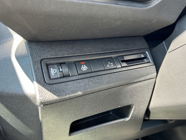 Fahrzeugabbildung Peugeot 3008 Allure Pack Navi Digitales Cockpit LED El. Heckklappe Apple CarPlay Android Auto - mit KI generiert/bearbeitet