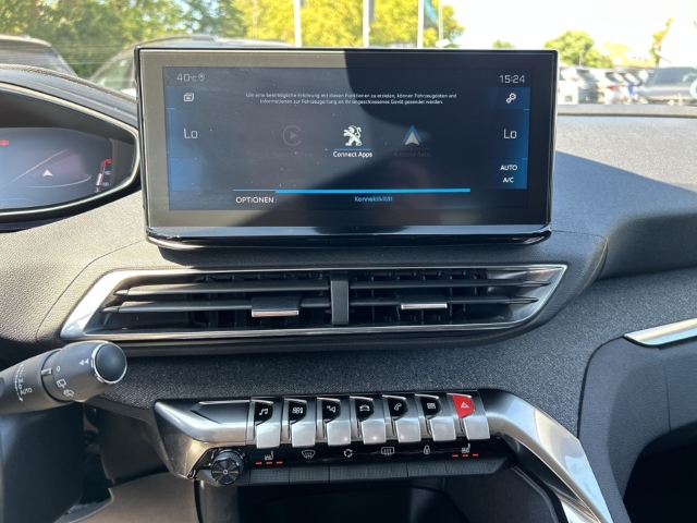 Fahrzeugabbildung Peugeot 3008 Allure Pack Navi Digitales Cockpit LED El. Heckklappe Apple CarPlay Android Auto - mit KI generiert/bearbeitet