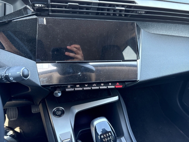 Fahrzeugabbildung Peugeot 308 Allure LED 2-Zonen-Klimaautom DAB Keyless Spurhalteass. Fernlichtass. Verkehrszeichenerk.