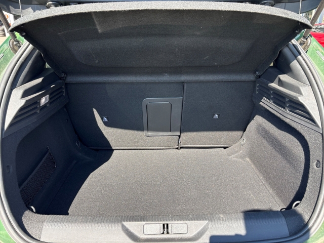 Fahrzeugabbildung Peugeot 308 Allure LED 2-Zonen-Klimaautom DAB Keyless Spurhalteass. Fernlichtass. Verkehrszeichenerk.