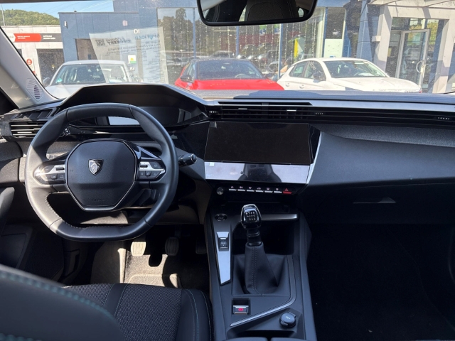 Fahrzeugabbildung Peugeot 308 Allure LED 2-Zonen-Klimaautom DAB Keyless Spurhalteass. Fernlichtass. Verkehrszeichenerk.