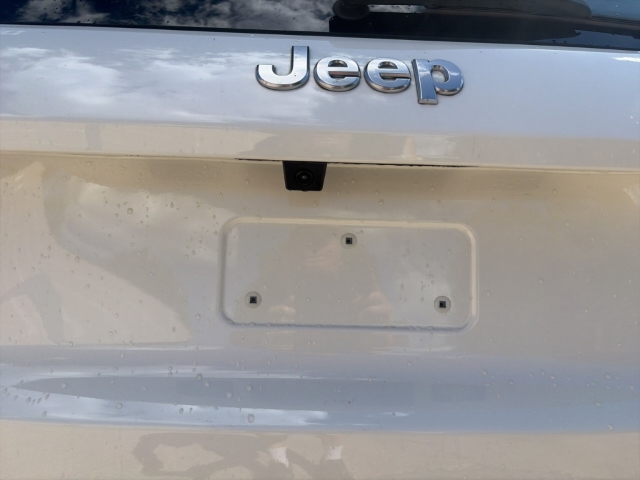 Fahrzeugabbildung Jeep Avenger Altitude 1.2 100PS MY24 EU6e - mit KI generiert/bearbeitet