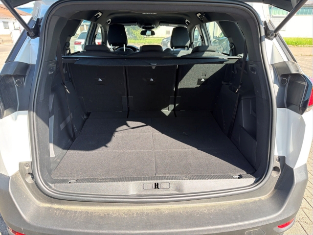 Fahrzeugabbildung Peugeot 5008 Active Pack 7-Sitzer Digitales Cockpit LED 2-Zonen-Klimaautom DAB SHZ Keyless