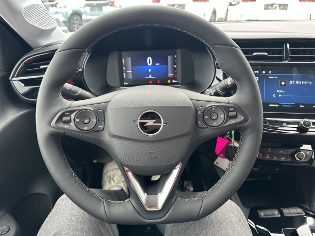 Fahrzeugabbildung Opel Corsa Edition LED Apple CarPlay Android Auto Musikstreaming DAB SHZ LenkradHZG Totwinkelassistent