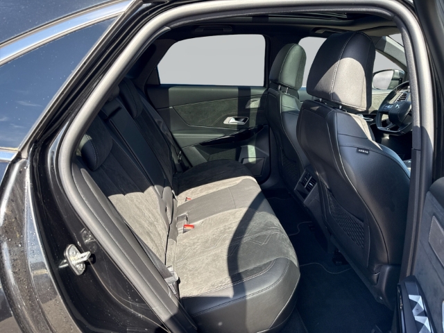 Fahrzeugabbildung DS Automobiles DS7 Crossback Performance Line+ PHEV Panorama Navi Soundsystem LED El. Heckklappe
