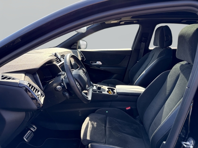 Fahrzeugabbildung DS Automobiles DS7 Crossback Performance Line+ PHEV Panorama Navi Soundsystem LED El. Heckklappe