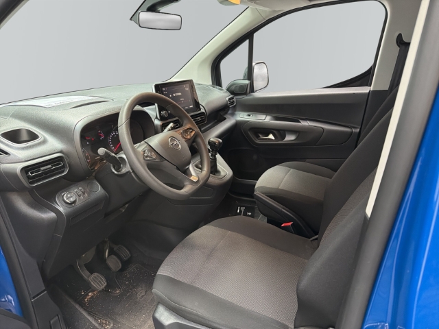 Fahrzeugabbildung Opel Combo E Cargo Basis erhöhte Nutzlast XL Apple CarPlay Android Auto Musikstreaming Fernlichtass. - mit KI generiert/bearbeitet