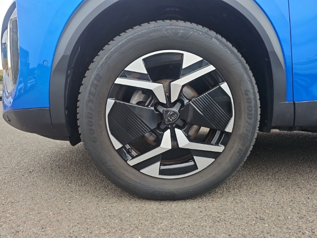 Fahrzeugabbildung Peugeot 2008 GT 1.2 PureTech Navi Leder Digitales Cockpit 360 Kamera LED ACC Apple CarPlay
