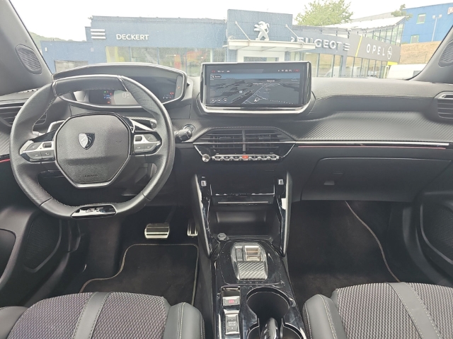 Fahrzeugabbildung Peugeot 2008 GT 1.2 PureTech Navi Leder Digitales Cockpit 360 Kamera LED ACC Apple CarPlay