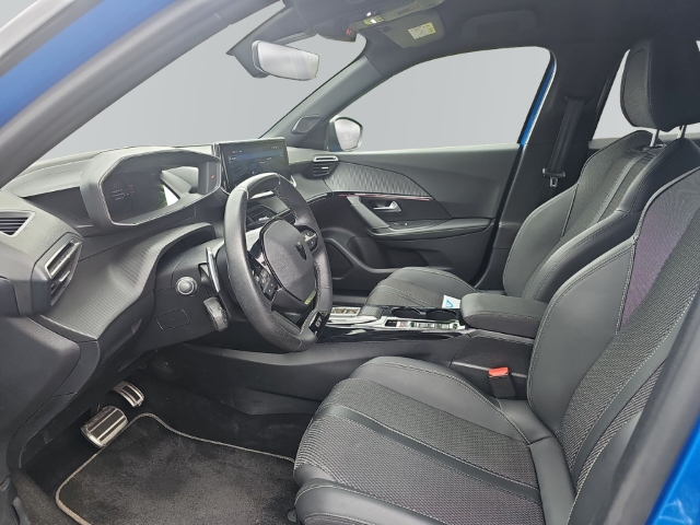 Fahrzeugabbildung Peugeot 2008 GT 1.2 PureTech Navi Leder Digitales Cockpit 360 Kamera LED ACC Apple CarPlay