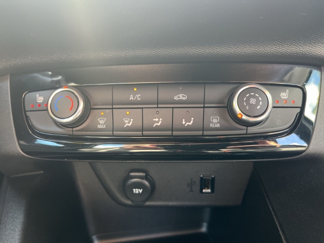Fahrzeugabbildung Opel Corsa Edition Navi Apple CarPlay Android Auto Musikstreaming DAB SHZ LenkradHZG Spurhalteass.