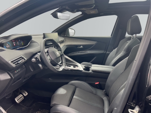 Fahrzeugabbildung Peugeot 3008 Hybrid Focal El. Panodach Navi Digitales Cockpit LED ACC El. Heckklappe
