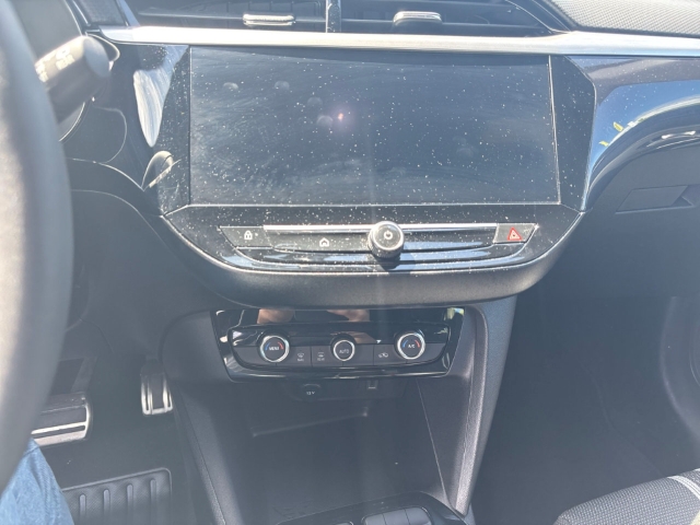 Fahrzeugabbildung Opel Corsa GS LED Apple CarPlay Android Auto Klimaautom Musikstreaming DAB SHZ LenkradHZG - mit KI generiert/bearbeitet