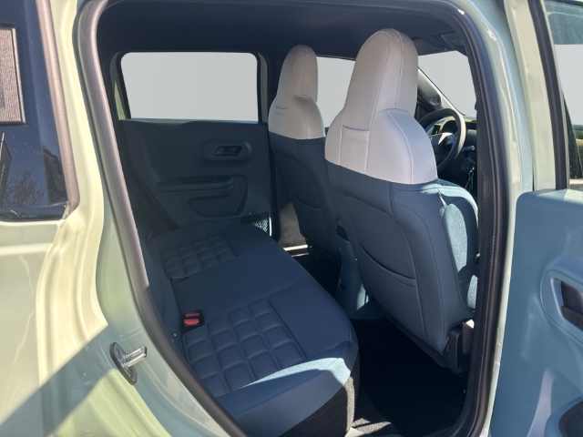 Fahrzeugabbildung Fiat Grande Panda 1.2 Hybrid , 100 PS La Prima, Automatik, Winter, NAV, RFK
