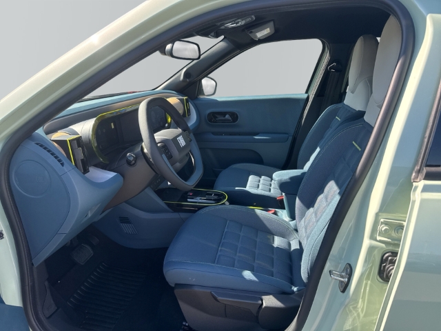 Fahrzeugabbildung Fiat Grande Panda 1.2 Hybrid , 100 PS La Prima, Automatik, Winter, NAV, RFK