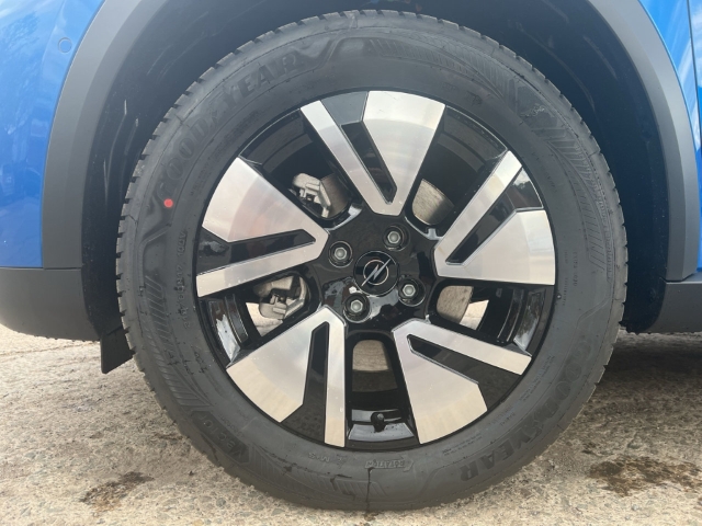 Fahrzeugabbildung Opel Frontera GS Navi Digitales Cockpit LED Apple CarPlay Android Auto Klimaautom Musikstreaming