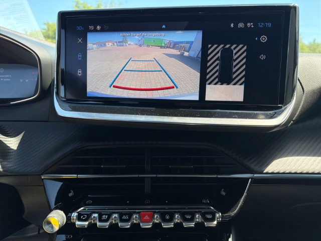 Fahrzeugabbildung Peugeot 2008 Allure LED Apple CarPlay Android Auto Klimaautom Musikstreaming DAB SHZ Spurhalteass.