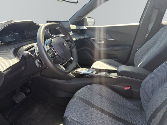 Fahrzeugabbildung Peugeot 2008 Allure LED Apple CarPlay Android Auto Klimaautom Musikstreaming DAB SHZ Spurhalteass.