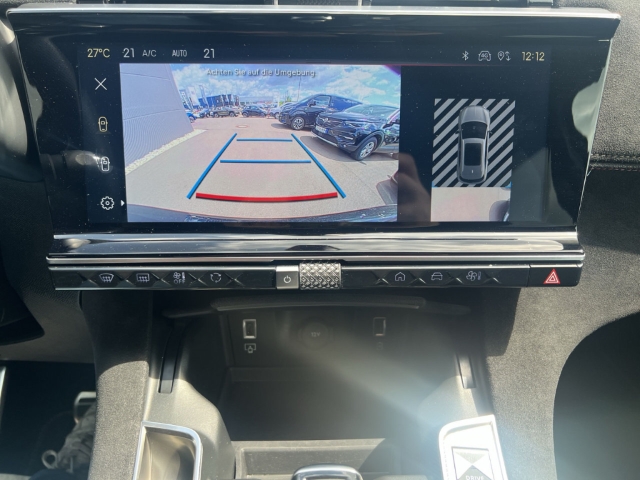 Fahrzeugabbildung DS Automobiles DS7 DS Performance Line Digitales Cockpit LED Klimaautom Ambientebeleuchtung