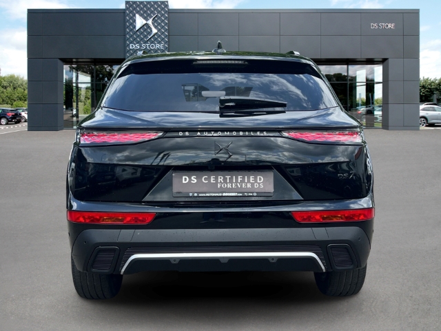 Fahrzeugabbildung DS Automobiles DS7 DS Performance Line Digitales Cockpit LED Klimaautom Ambientebeleuchtung