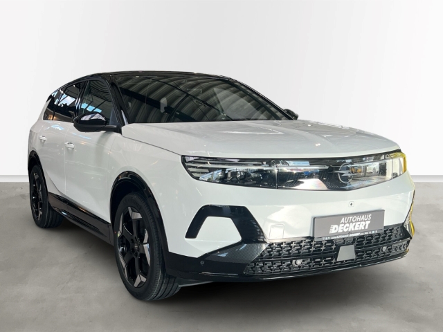 Fahrzeugabbildung Opel Grandland Ultimate Electric AWD HUD Focal Sound Panoramadach Navi Memory Sitze 360 Kamera