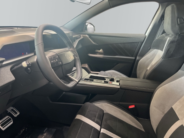 Fahrzeugabbildung Opel Grandland Ultimate Electric AWD HUD Focal Sound Panoramadach Navi Memory Sitze 360 Kamera