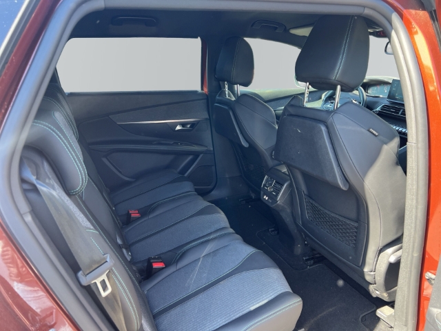 Fahrzeugabbildung Peugeot 5008 Allure Pack 7-Sitzer Navi Digitales Cockpit LED 2-Zonen-Klimaautom DAB Ambientebeleuchtung