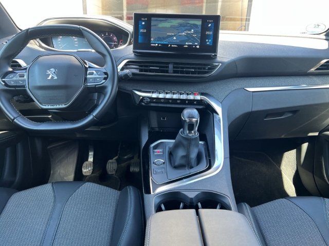 Fahrzeugabbildung Peugeot 5008 Allure Pack 7-Sitzer Navi Digitales Cockpit LED 2-Zonen-Klimaautom DAB Ambientebeleuchtung