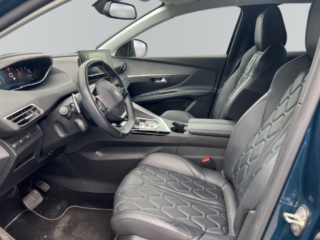 Fahrzeugabbildung Peugeot 3008 Allure Pack Navi Leder Digitales Cockpit LED El. Heckklappe 2-Zonen-Klimaautom