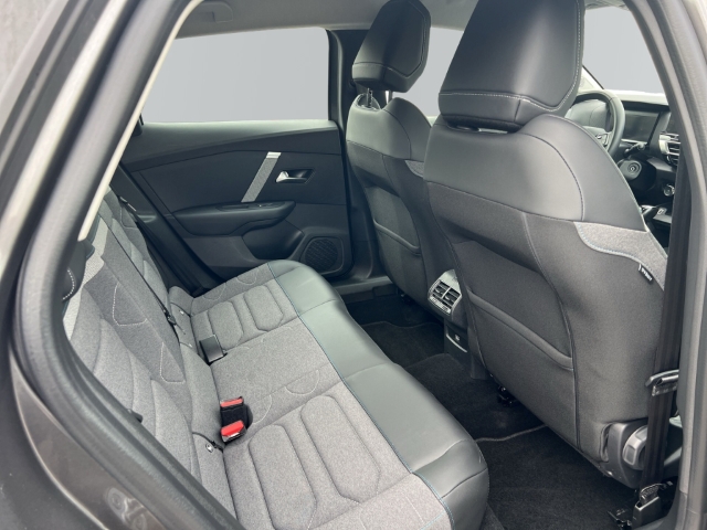 Fahrzeugabbildung Citroen C4 Feel Pack HUD Navi LED Apple CarPlay Android Auto Mehrzonenklima Musikstreaming