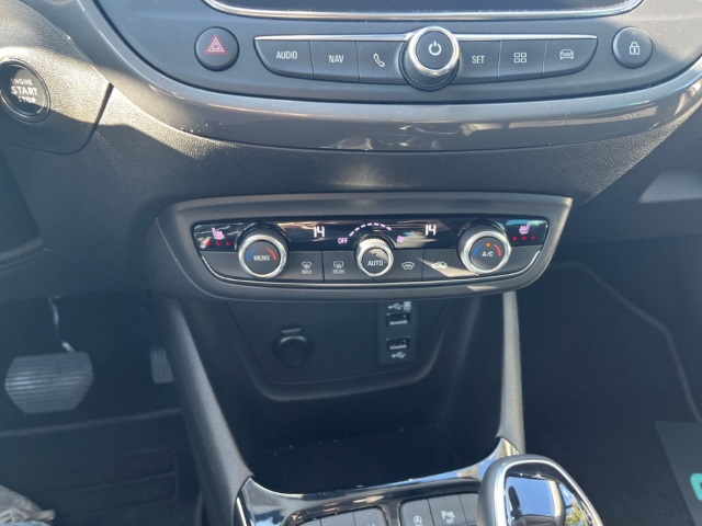 Fahrzeugabbildung Opel Crossland Ultimate HUD Navi Leder LED Apple CarPlay Android Auto Mehrzonenklima Musikstreaming