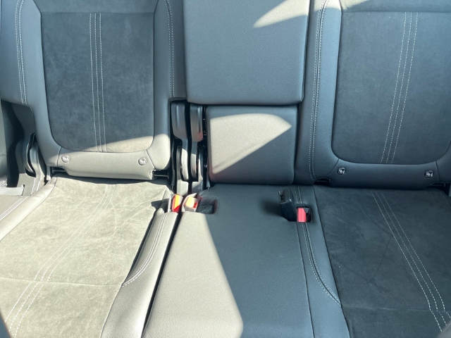 Fahrzeugabbildung Opel Crossland Ultimate HUD Navi Leder LED Apple CarPlay Android Auto Mehrzonenklima Musikstreaming
