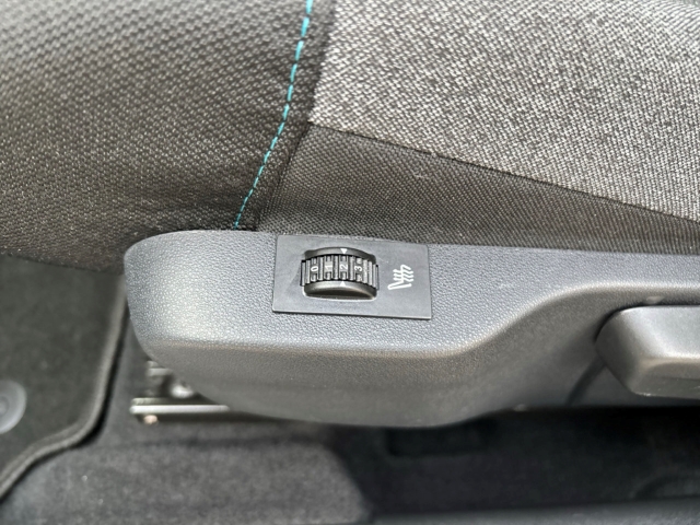 Fahrzeugabbildung Citroen C4 Cactus Shine Panorama Navi Klimaautom SHZ Keyless Spurhalteass. Verkehrszeichenerk.