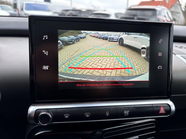 Fahrzeugabbildung Citroen C4 Cactus Shine Panorama Navi Klimaautom SHZ Keyless Spurhalteass. Verkehrszeichenerk.