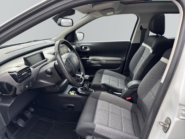 Fahrzeugabbildung Citroen C4 Cactus Shine Panorama Navi Klimaautom SHZ Keyless Spurhalteass. Verkehrszeichenerk.